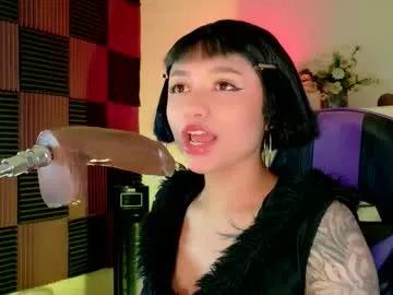 Try our girls live displays and explore the company of endless strippers, with beautiful physiques, vibrating toys and more.