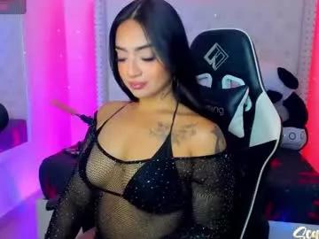Try our girls live displays and explore the company of endless strippers, with beautiful physiques, vibrating toys and more.