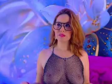 Try our girls live displays and explore the company of endless strippers, with beautiful physiques, vibrating toys and more.