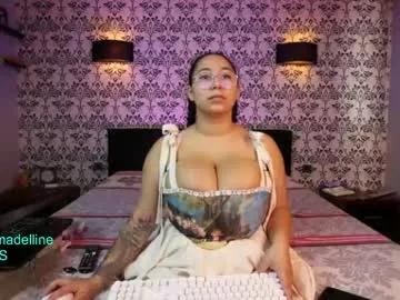 Try our girls live displays and explore the company of endless strippers, with beautiful physiques, vibrating toys and more.