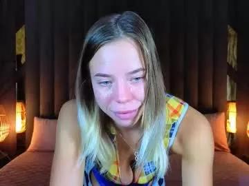 Try our girls live displays and explore the company of endless strippers, with beautiful physiques, vibrating toys and more.