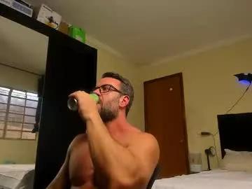 Try our girls live displays and explore the company of endless strippers, with beautiful physiques, vibrating toys and more.