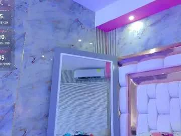 Try our girls live displays and explore the company of endless strippers, with beautiful physiques, vibrating toys and more.