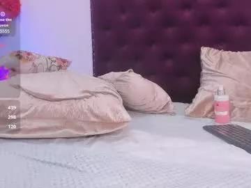 Try our girls live displays and explore the company of endless strippers, with beautiful physiques, vibrating toys and more.