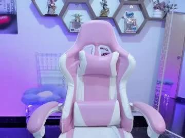 Try our girls live displays and explore the company of endless strippers, with beautiful physiques, vibrating toys and more.