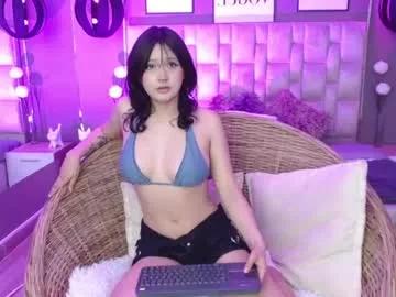Try our girls live displays and explore the company of endless strippers, with beautiful physiques, vibrating toys and more.