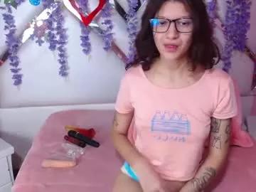 Try our girls live displays and explore the company of endless strippers, with beautiful physiques, vibrating toys and more.