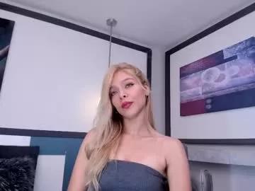 Try our girls live displays and explore the company of endless strippers, with beautiful physiques, vibrating toys and more.