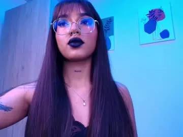Try our girls live displays and explore the company of endless strippers, with beautiful physiques, vibrating toys and more.