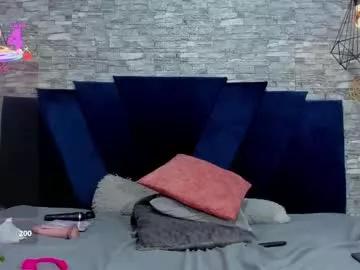 Try our girls live displays and explore the company of endless strippers, with beautiful physiques, vibrating toys and more.