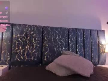 Try our girls live displays and explore the company of endless strippers, with beautiful physiques, vibrating toys and more.