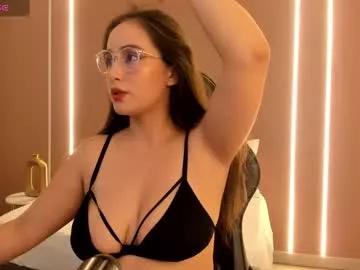 Try our girls live displays and explore the company of endless strippers, with beautiful physiques, vibrating toys and more.