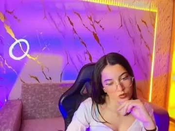 Try our girls live displays and explore the company of endless strippers, with beautiful physiques, vibrating toys and more.