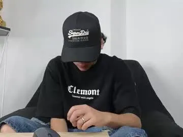 stivenbenet1 — GOAL: naked Do you want to see the surprise I have under my shorts? My pussy is really wet for you? #ftm #bigclit #gay #cum #lovense