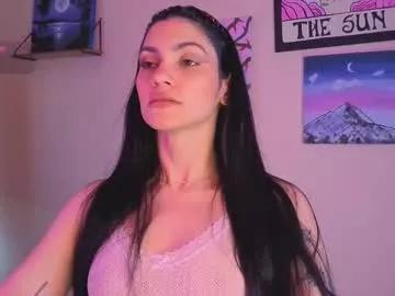 Try our girls live displays and explore the company of endless strippers, with beautiful physiques, vibrating toys and more.