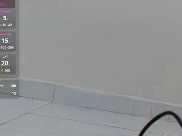 Try our girls live displays and explore the company of endless strippers, with beautiful physiques, vibrating toys and more.