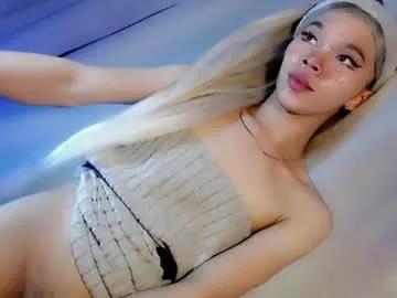 Try our girls live displays and explore the company of endless strippers, with beautiful physiques, vibrating toys and more.