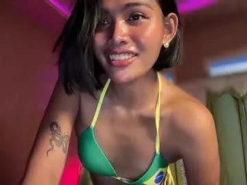 Try our girls live displays and explore the company of endless strippers, with beautiful physiques, vibrating toys and more.