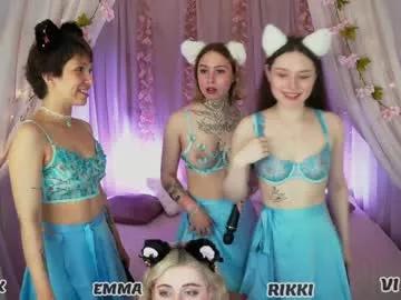 Try our girls live displays and explore the company of endless strippers, with beautiful physiques, vibrating toys and more.