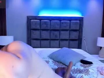 Try our girls live displays and explore the company of endless strippers, with beautiful physiques, vibrating toys and more.