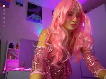 Try our girls live displays and explore the company of endless strippers, with beautiful physiques, vibrating toys and more.