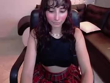 Try our girls live displays and explore the company of endless strippers, with beautiful physiques, vibrating toys and more.