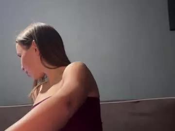 Try our girls live displays and explore the company of endless strippers, with beautiful physiques, vibrating toys and more.