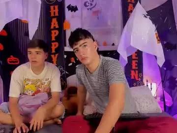 Try our girls live displays and explore the company of endless strippers, with beautiful physiques, vibrating toys and more.