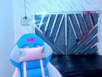 Try our girls live displays and explore the company of endless strippers, with beautiful physiques, vibrating toys and more.