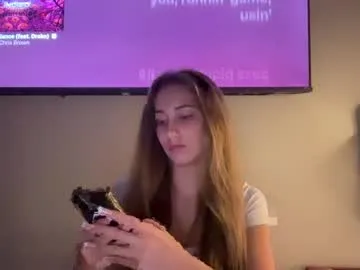 sweetgirlzara — Freechat on Chaturbate