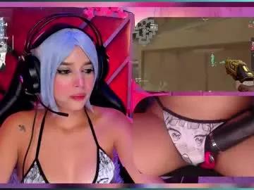 Try our girls live displays and explore the company of endless strippers, with beautiful physiques, vibrating toys and more.