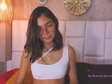Try our girls live displays and explore the company of endless strippers, with beautiful physiques, vibrating toys and more.
