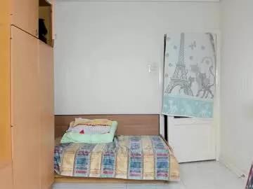 Try our girls live displays and explore the company of endless strippers, with beautiful physiques, vibrating toys and more.