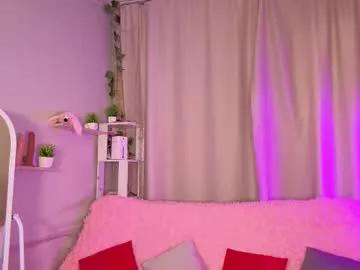 Try our girls live displays and explore the company of endless strippers, with beautiful physiques, vibrating toys and more.