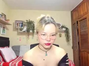 sweetshiro from Chaturbate