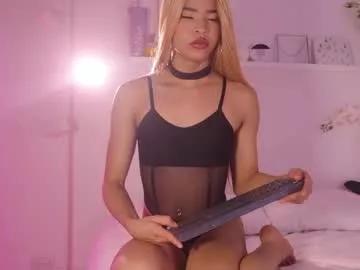 Try our girls live displays and explore the company of endless strippers, with beautiful physiques, vibrating toys and more.