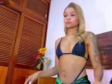 Try our girls live displays and explore the company of endless strippers, with beautiful physiques, vibrating toys and more.