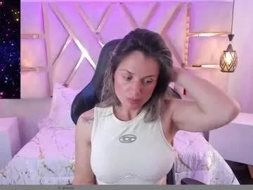 Try our girls live displays and explore the company of endless strippers, with beautiful physiques, vibrating toys and more.