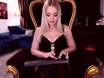 Try our girls live displays and explore the company of endless strippers, with beautiful physiques, vibrating toys and more.