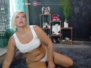 Try our girls live displays and explore the company of endless strippers, with beautiful physiques, vibrating toys and more.