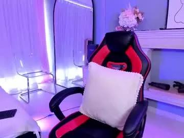 Try our girls live displays and explore the company of endless strippers, with beautiful physiques, vibrating toys and more.