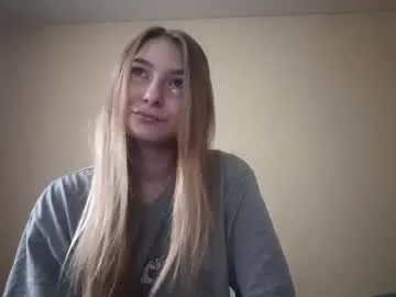 tishabhagat — Air Kiss  <3  #new #teen #shy #18 #cute [25 tokens remaining]