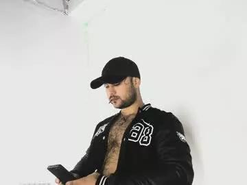 Try our girls live displays and explore the company of endless strippers, with beautiful physiques, vibrating toys and more.