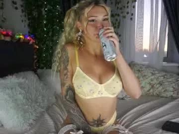 Try our girls live displays and explore the company of endless strippers, with beautiful physiques, vibrating toys and more.