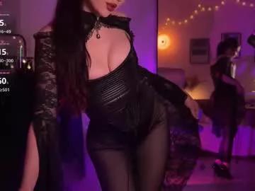 Try our girls live displays and explore the company of endless strippers, with beautiful physiques, vibrating toys and more.