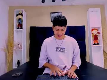 Try our girls live displays and explore the company of endless strippers, with beautiful physiques, vibrating toys and more.