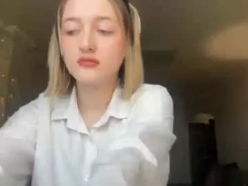 ulavisounnaraj — Goal: show my shoulders and massage them :D! Lets make my first day fun   #18 #new #skinny #blonde #shy [12 tokens remaining]