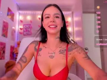 Try our girls live displays and explore the company of endless strippers, with beautiful physiques, vibrating toys and more.