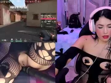 Try our girls live displays and explore the company of endless strippers, with beautiful physiques, vibrating toys and more.