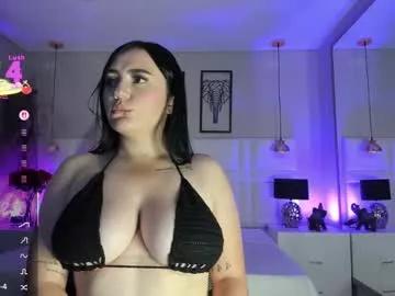 Try our girls live displays and explore the company of endless strippers, with beautiful physiques, vibrating toys and more.